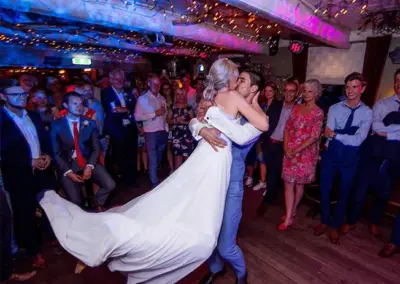Bruiloft DJ boeken met een hoge waardering van 9,9 9 Bruiloft fotograaf