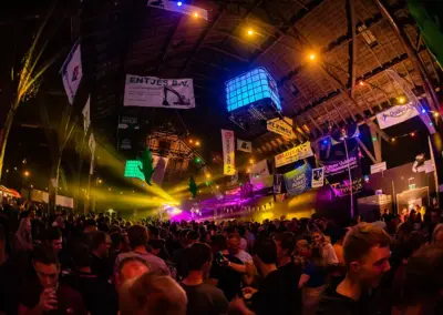 Boek de Blender DJ Show voor een uur lang gekkenhuis! 5 Schuurfeest DJ