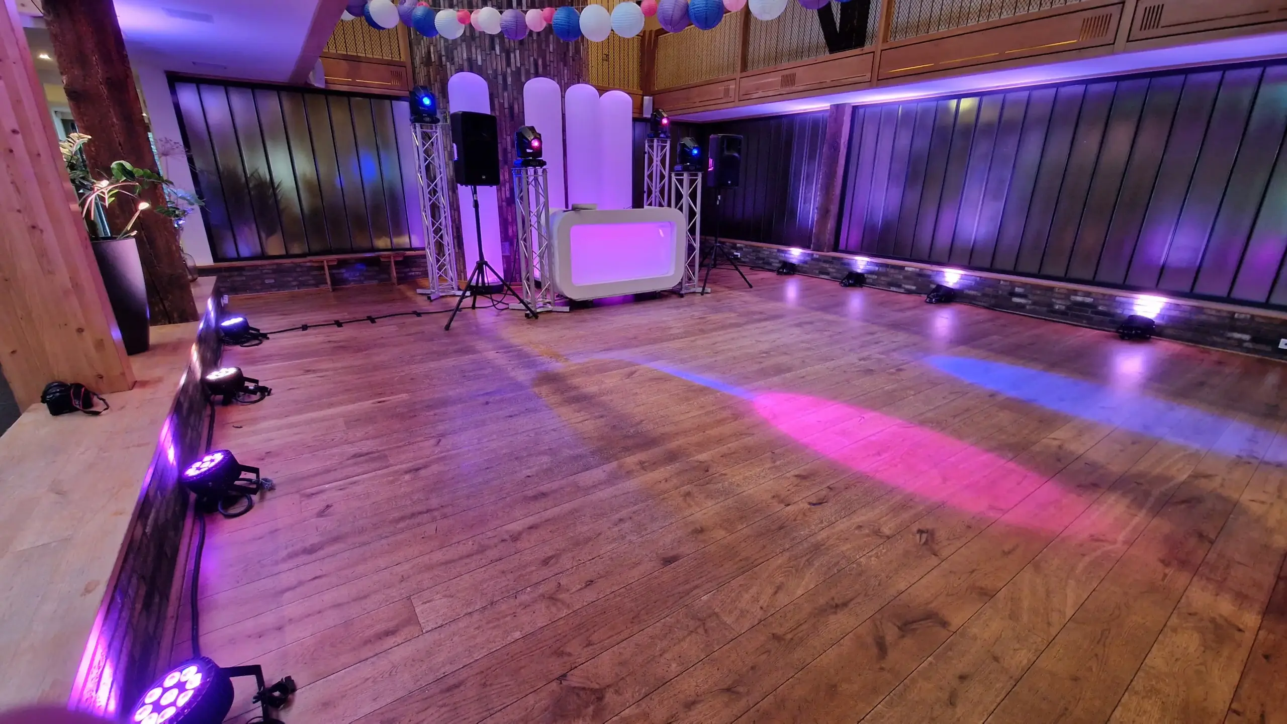 Bruiloft DJ opstelling in de Pollepleats te Westhem