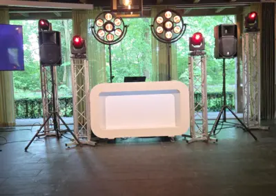 Karaoke set met 2 draadloze microfoons.